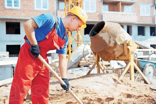 Русские разнорабочие Подсобники Мастера. Уборка снега.