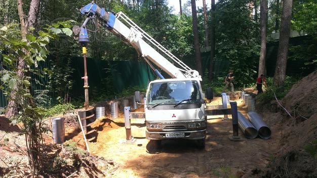 Аренда ямобура Mitsubishi, камаз 6x6, Cat (услуги)