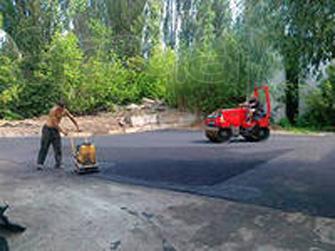 Укладка асфальта и асфальтовой крошки