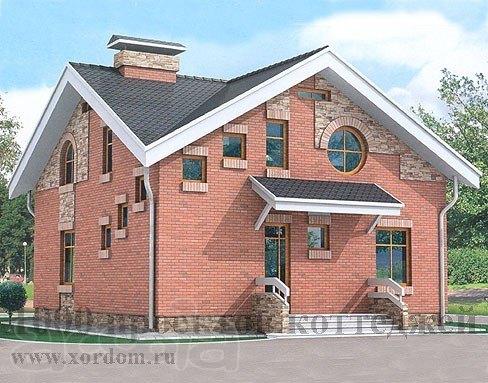 Двухэтажный кирпичный дом с ломаной крышей.