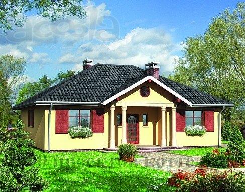 Уютный кирпичный домик до 100 кв. м с красивыми колоннами.