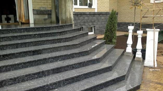 Гранитные ступени
