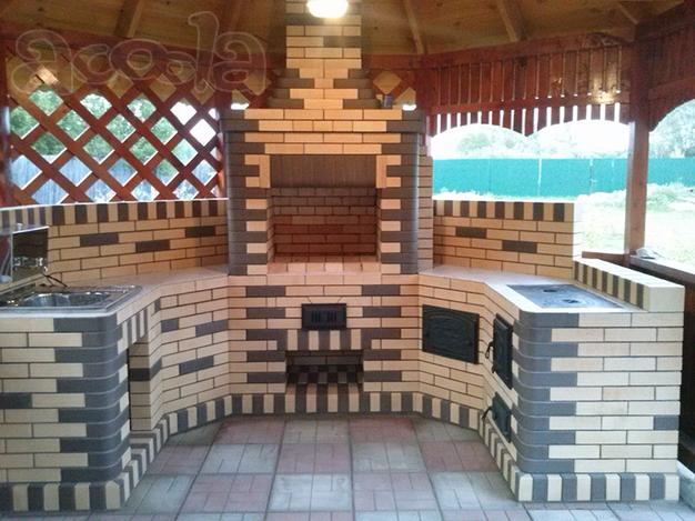 Барбекю из кирпича.