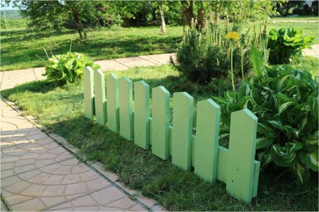 Заборчики для клумб в деревенском стиле