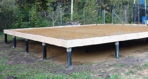 Подъём дома на винтовые сваи