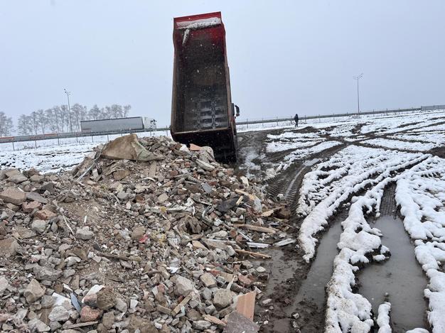 Демонтаж зданий, вывоз строительного мусора «ОССиГ» Перевозка нерудных материалов самосвалами.